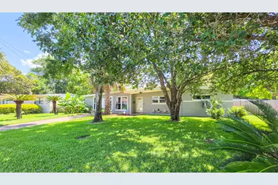 320 Stacy Circle, Fort Walton Beach, FL 32548 - Photo 1