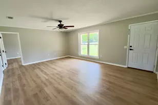 1304 Pinewood Ln, Crestview, FL 32539 - Photo 3