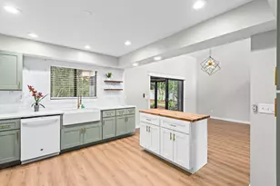 605 Sailboat Dr, Niceville, FL 32578 - Photo 5