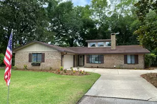 605 Sailboat Dr, Niceville, FL 32578 - Photo 1