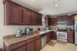 111 Bronze Cir, Crestview, FL 32539 - Photo 9