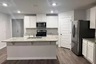 4636 Honor Guard Wy, Crestview, FL 32539 - Photo 5