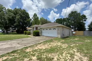 688 Brunson St, Crestview, FL 32536 - Photo 27