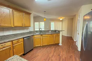 688 Brunson St, Crestview, FL 32536 - Photo 5