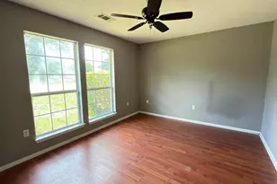 688 Brunson St, Crestview, FL 32536 - Photo 9