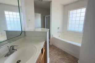 688 Brunson St, Crestview, FL 32536 - Photo 15