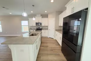 2307 Hadleigh Hills Ct, Navarre, FL 32566 - Photo 5