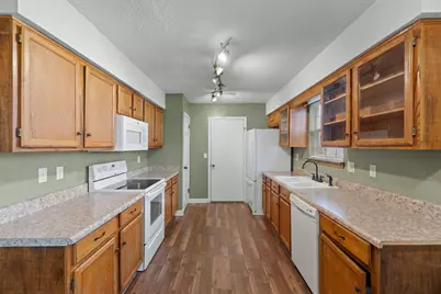 305 W Danielle Court, Mary Esther, FL 32569 - Photo 13