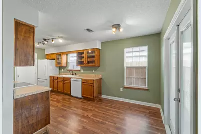 305 W Danielle Court, Mary Esther, FL 32569 - Photo 11