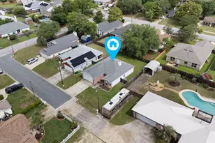 305 W Danielle Ct, Mary Esther, FL 32569 - Photo 3
