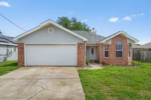 305 W Danielle Ct, Mary Esther, FL 32569 - Photo 1