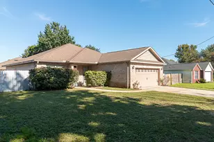 41 Cactus Rd, Mary Esther, FL 32569 - Photo 1
