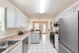 921 Lauderhill Ln, Fort Walton Beach, FL 32547 - Photo 9