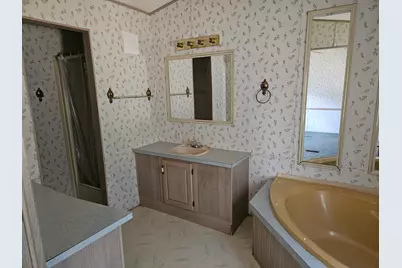 1710 Hwy 2, Westville, FL 32464 - Photo 11