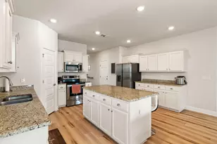 224 Baycliff Dr, Crestview, FL 32536 - Photo 9