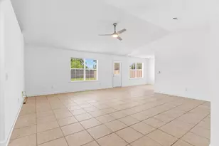 9562 Parker Pl Dr, Navarre, FL 32566 - Photo 5