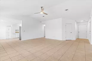 9562 Parker Pl Dr, Navarre, FL 32566 - Photo 7