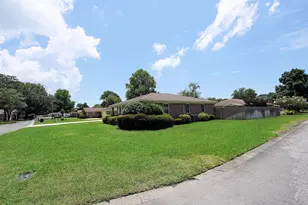 208 Dumaine Ct, Fort Walton Beach, FL 32547 - Photo 3