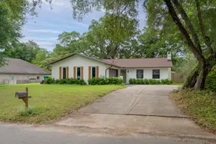 1516 18th St, Niceville, FL 32578 - Photo 1