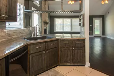 1066 Windmill Drive, Fort Walton Beach, FL 32547 - Photo 9