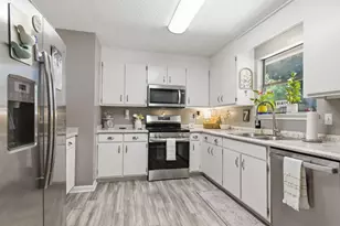 8368 Verdura St, Navarre, FL 32566 - Photo 9
