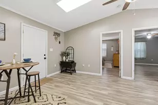 8368 Verdura St, Navarre, FL 32566 - Photo 11