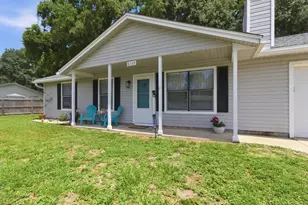 8368 Verdura St, Navarre, FL 32566 - Photo 3