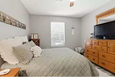 8368 Verdura Street, Navarre, FL 32566 - Photo 15