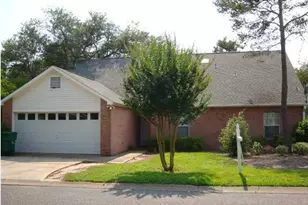 133 Parkwood Dr, Niceville, FL 32578 - Photo 1