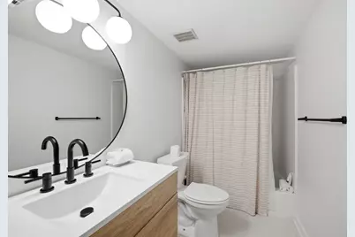 8522 Gulf Boulevard #APT 20, Navarre, FL 32566 - Photo 15
