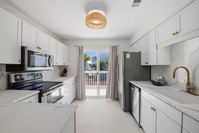 8522 Gulf Boulevard #APT 20, Navarre, FL 32566 - Photo 7