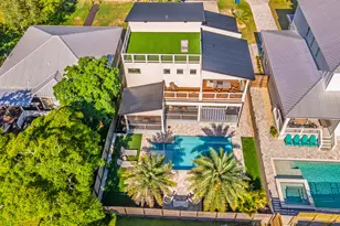 213 Pinetree Dr, Panama City Beach, FL 32413 - Photo 1