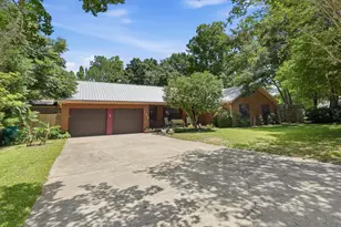 128 Twin Oak Dr, Crestview, FL 32536 - Photo 1