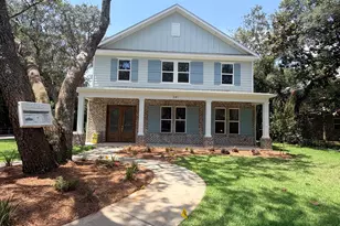 241 Grandview Ave, Valparaiso, FL 32580 - Photo 1