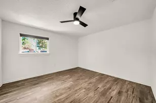 326 NW Leah Miller Dr, Fort Walton Beach, FL 32548 - Photo 17