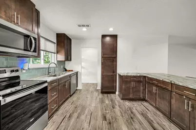 326 NW Leah Miller Drive, Fort Walton Beach, FL 32548 - Photo 7