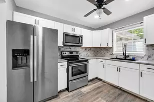 900 Bryn Mawr Blvd, Mary Esther, FL 32569 - Photo 1