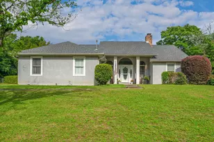 114 Oakcrest Dr, Crestview, FL 32539 - Photo 1