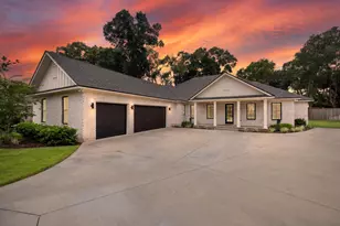 199 Edge Ave, Valparaiso, FL 32580 - Photo 1