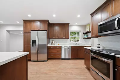 514 E Hollywood Boulevard, Mary Esther, FL 32569 - Photo 11