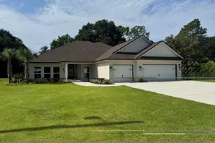 18 Walnut Ave, Shalimar, FL 32579 - Photo 1