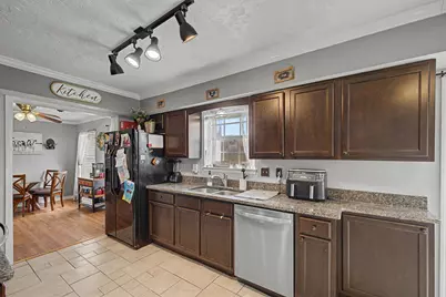 410 Woodland Park Circle, Mary Esther, FL 32569 - Photo 3