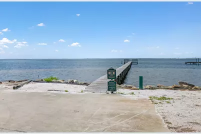 1841 E Smugglers Cove Drive, Gulf Breeze, FL 32563 - Photo 47