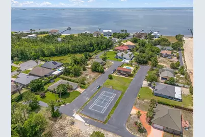 1841 E Smugglers Cove Drive, Gulf Breeze, FL 32563 - Photo 45