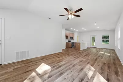 135 Loftin Street, Defuniak Springs, FL 32435 - Photo 13