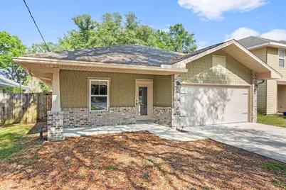 302 N Palm Boulevard, Niceville, FL 32578 - Photo 3