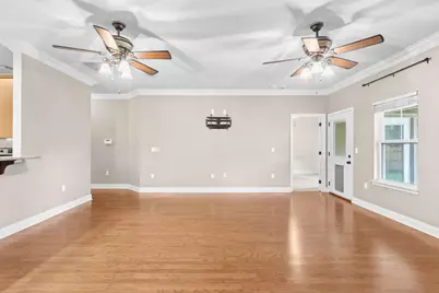 302 N Palm Boulevard, Niceville, FL 32578 - Photo 9