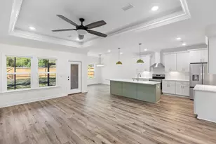 498 Robert Ave, Niceville, FL 32578 - Photo 7