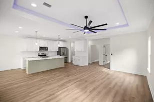 498 Robert Ave, Niceville, FL 32578 - Photo 3