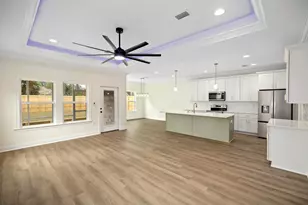 498 Robert Ave, Niceville, FL 32578 - Photo 5
